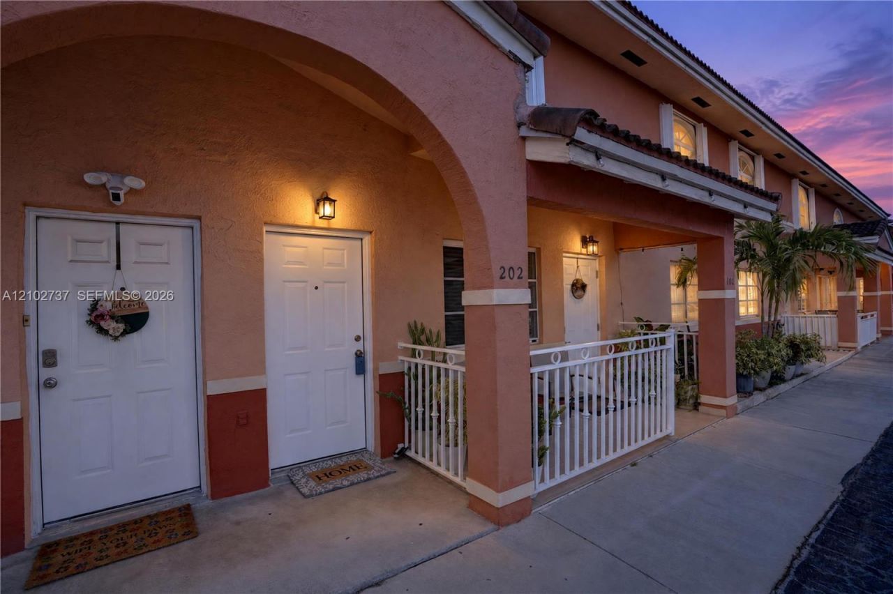 6989 W 36th Ave , Unit 202, Hialeah, FL 33018 Photo