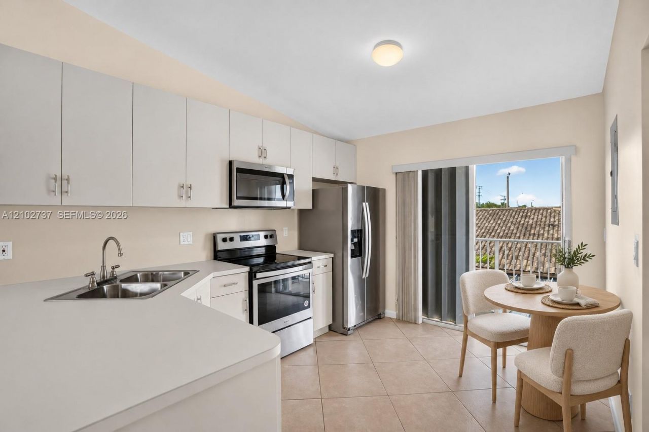 6989 W 36th Ave , Unit 202, Hialeah, FL 33018 Photo