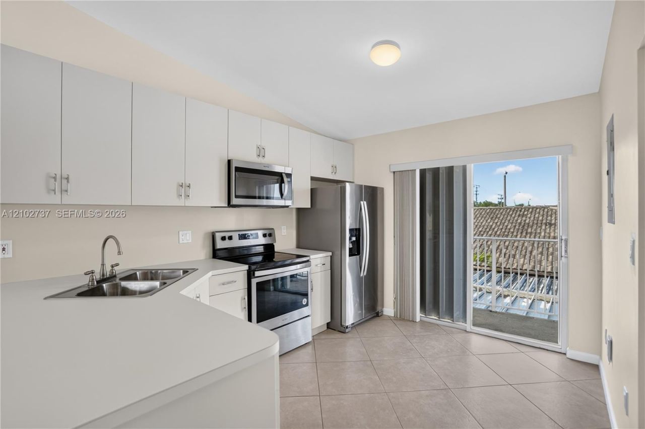 6989 W 36th Ave , Unit 202, Hialeah, FL 33018 Photo