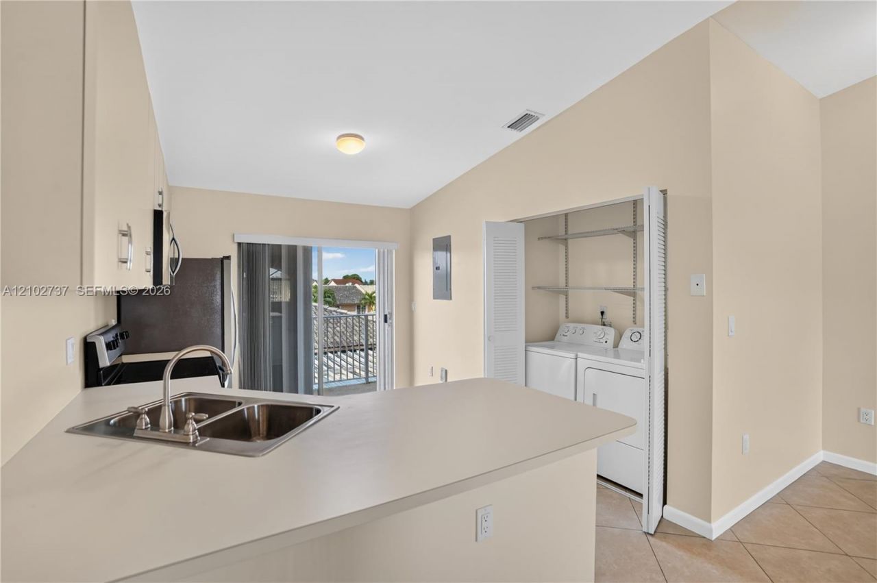 6989 W 36th Ave , Unit 202, Hialeah, FL 33018 Photo