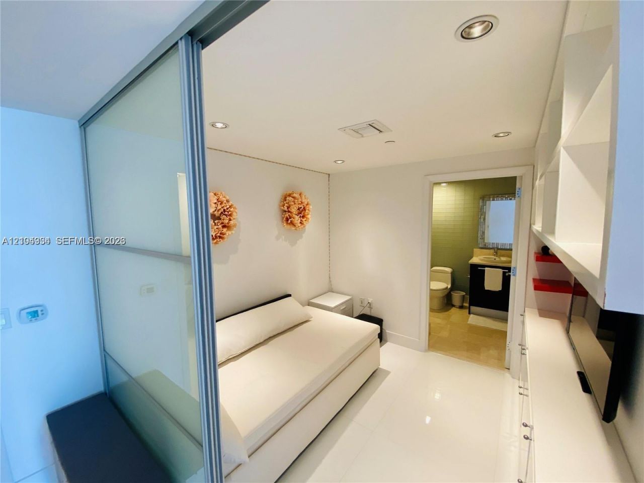17121 Collins Ave, Unit 907, Sunny Isles Beach, FL 33160 Photo