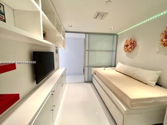 17121 Collins Ave, Unit 907, Sunny Isles Beach, FL 33160 Photo