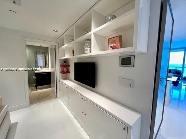 17121 Collins Ave, Unit 907, Sunny Isles Beach, FL 33160 Photo