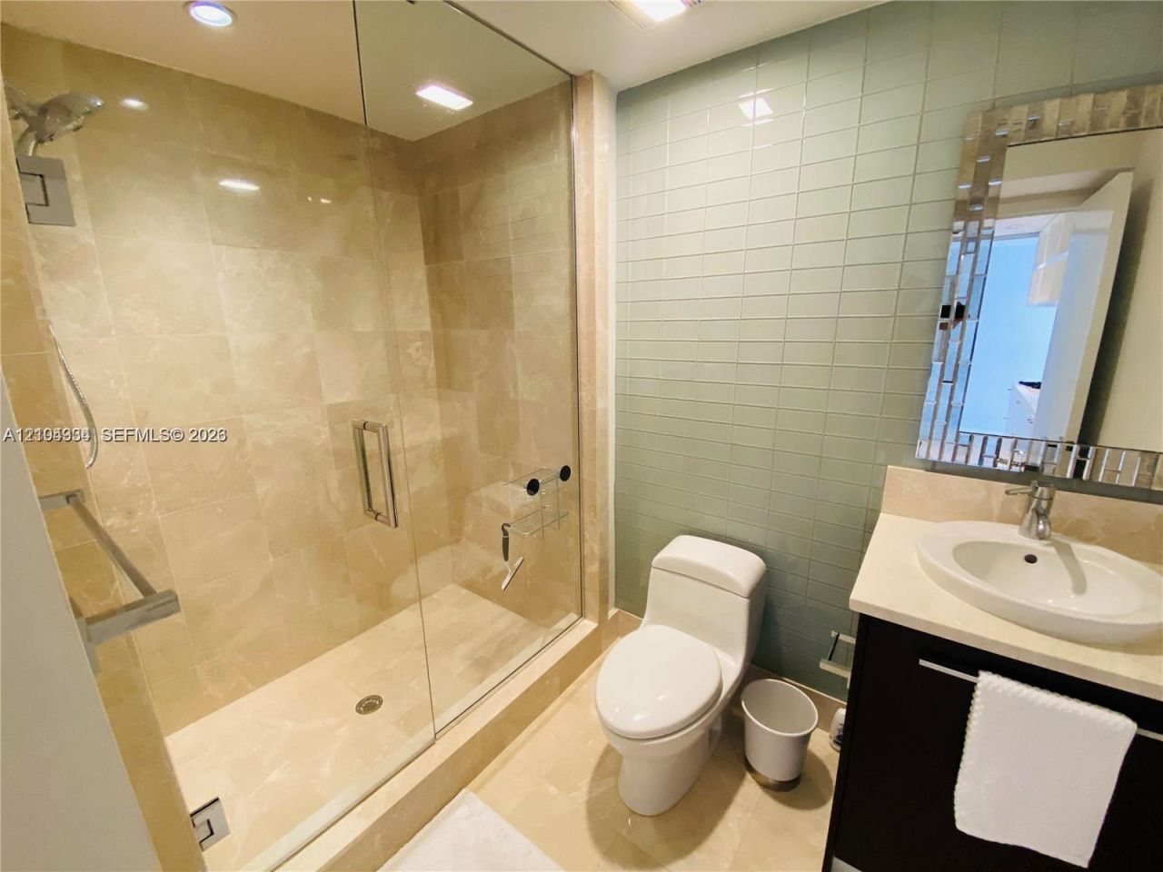 17121 Collins Ave, Unit 907, Sunny Isles Beach, FL 33160 Photo