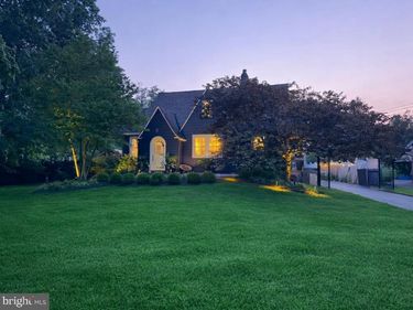 911 RIVER ROAD, UPPER BLACK EDDY, PA 18972