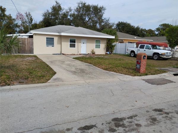 8205 48TH AVENUE N, ST PETERSBURG, FL 33709