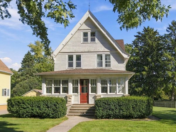 1616 12th Ave, Grafton, WI 53024