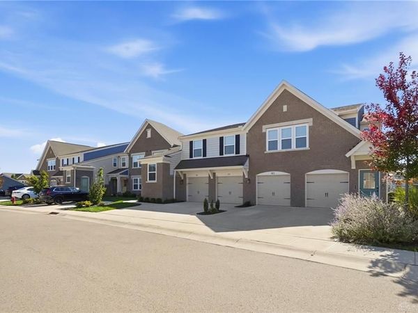 141 Old Pond Road, Springboro, OH 45066