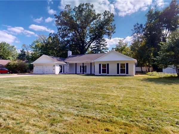 125 Manning Drive , Berea, OH 44017