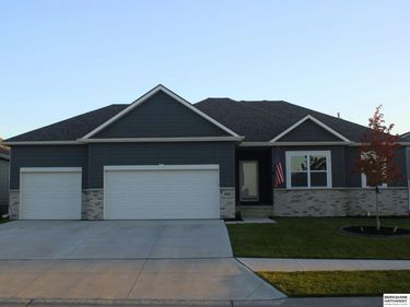 4255 Pinehill Road, Bellevue, NE 68123