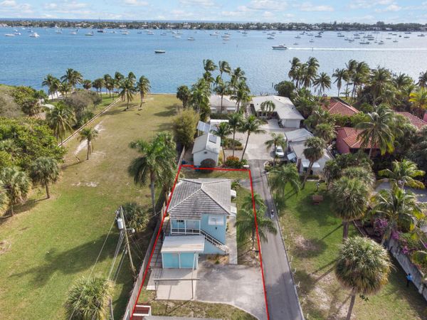 4916 N Flagler Drive, Unit B (upper), West Palm Beach, FL 33407
