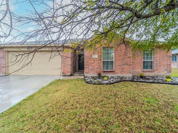 421 Oxford Street, Burleson, TX 76028