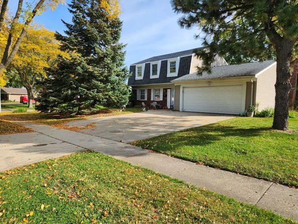 25 Emerson Drive , Schaumburg, IL 60194