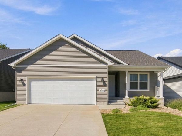 3346 Lincolnshire Road, Waterloo, IA 50701