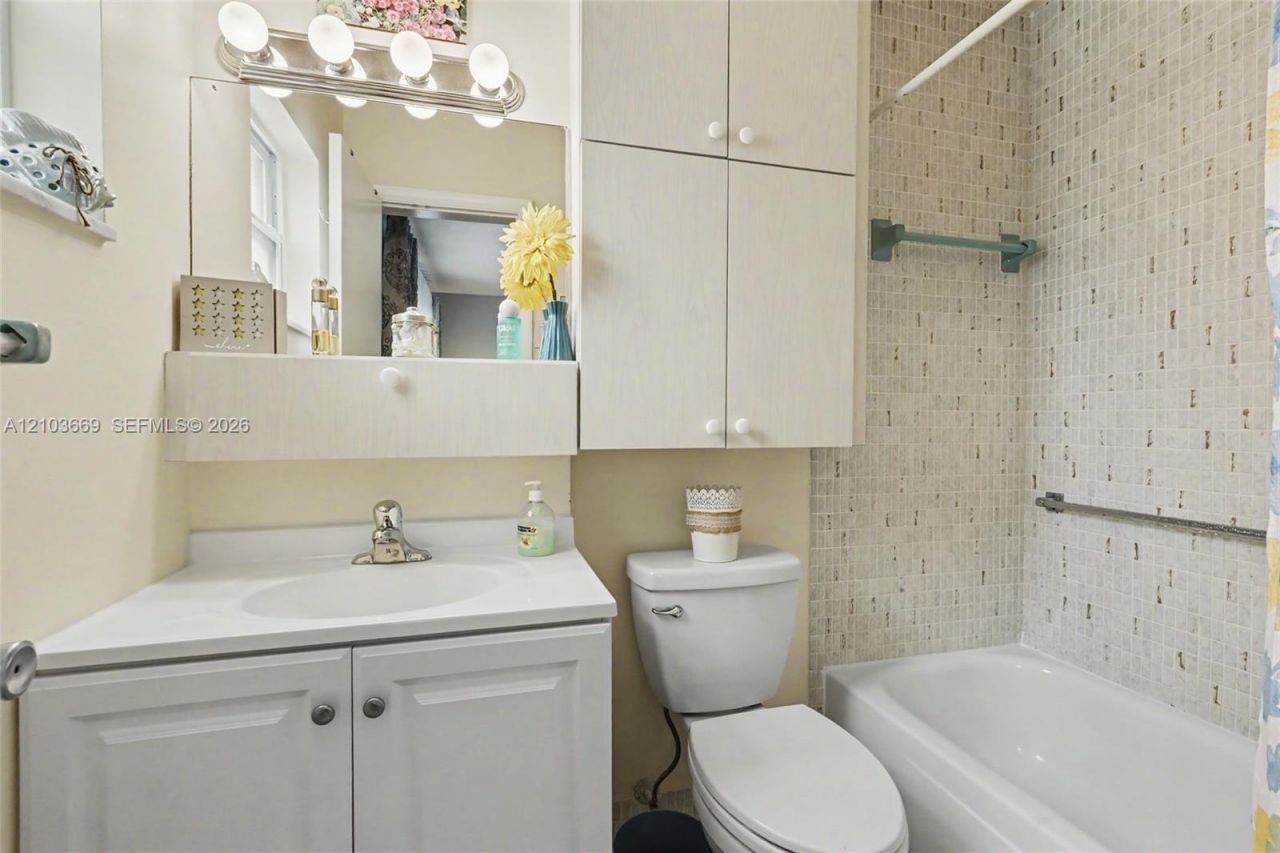 5300 Washington St, Unit H137, Hollywood, FL 33021 Photo