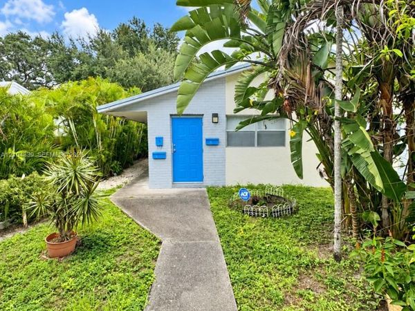 274 SW 9th St , Unit 2, Dania Beach, FL 33004