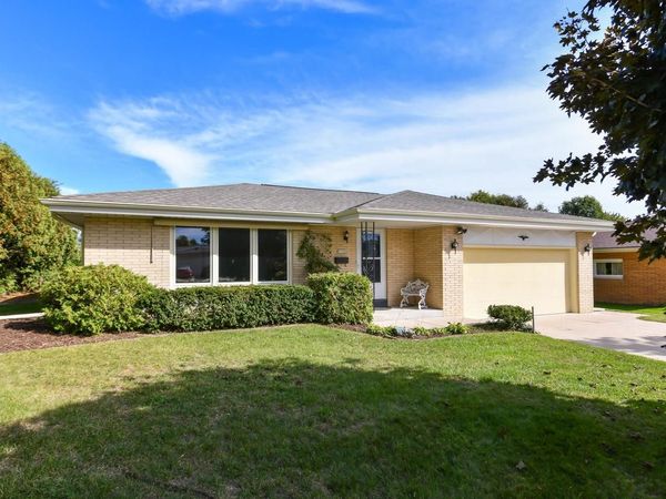 5152 Maplewood DRIVE, Greendale, WI 53129