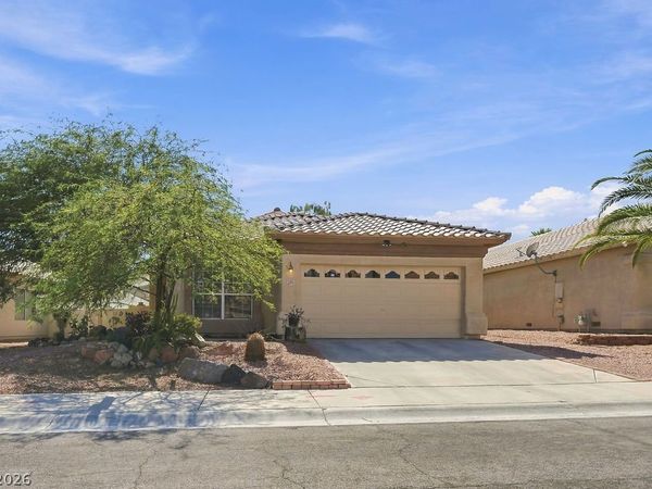 8421 Bay Crest Drive, Las Vegas, NV 89128