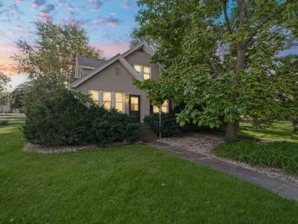 213 N Main Street , Saybrook, IL 61770
