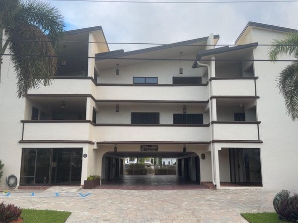 3208 SE 12TH Street, Unit 301, Pompano Beach, FL 33062