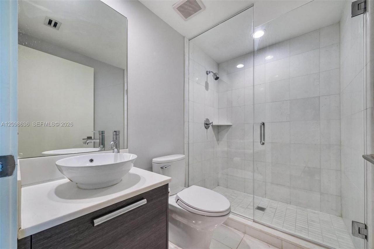 2950 NE 188th St, Unit 524, Aventura, FL 33180 Photo
