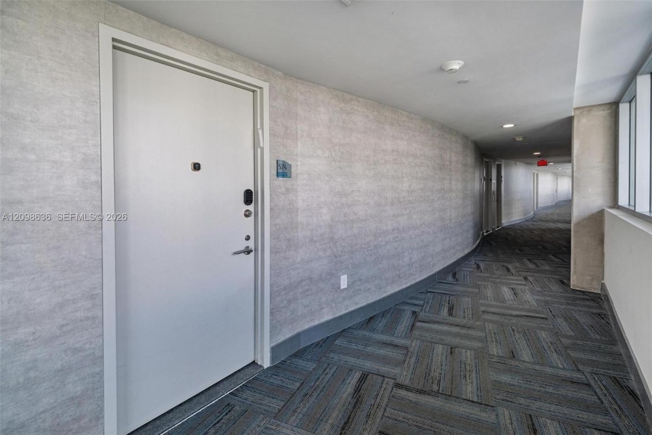 2950 NE 188th St, Unit 524, Aventura, FL 33180 Photo