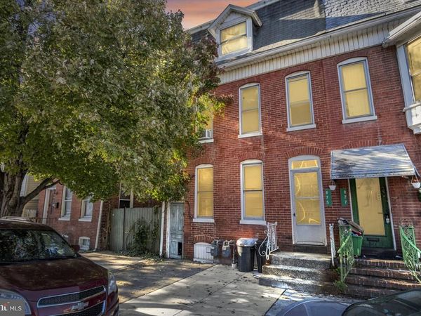 875 E MARKET STREET , YORK, PA 17403