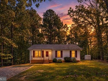 20109 PARADISE LANE , RUTHER GLEN, VA 22546