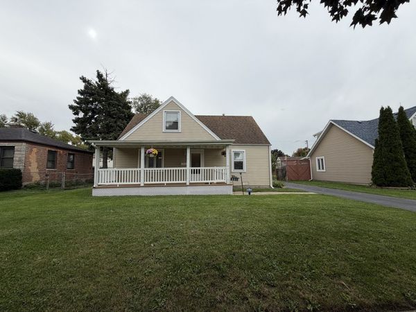 221 E Dickens Avenue , Northlake, IL 60164