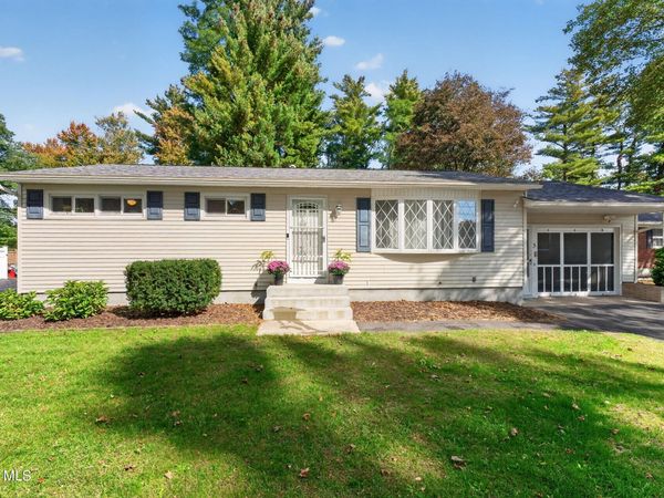 3 Kenyon Drive, Colonie, NY 12205