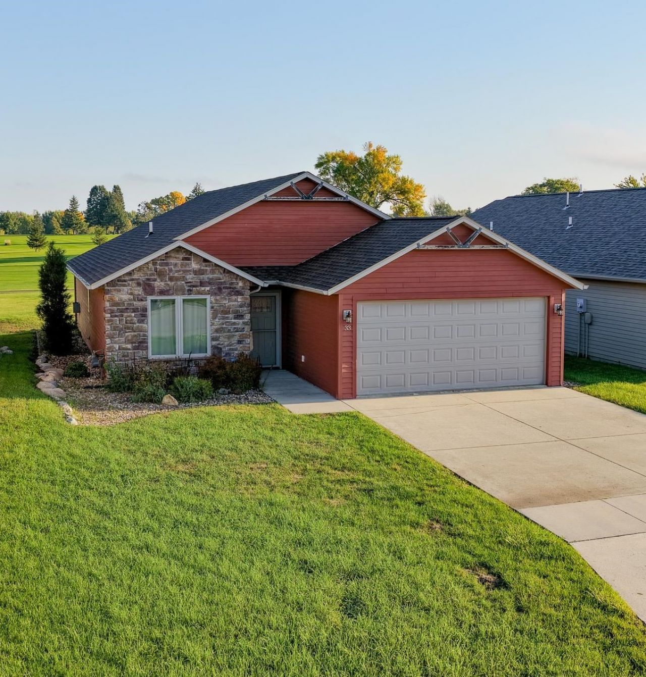33 Stoneybrook Circle Sw, Spencer, IA 51301 Main Photo