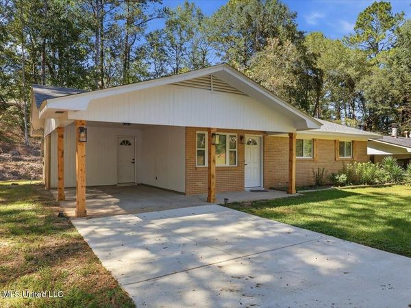 622 11th Avenue, Magee, MS 39111