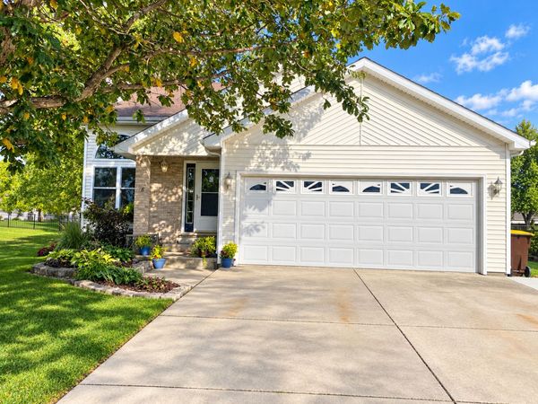 128 Windward Lane, Rochelle, IL 61068