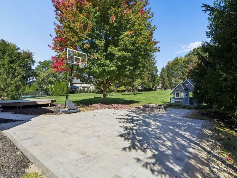 8240 Chateau Lane, Westerville, OH 43082 Photo 10