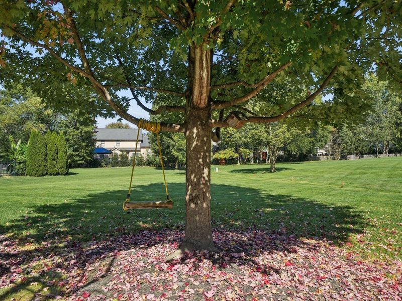 8240 Chateau Lane, Westerville, OH 43082 Photo 14