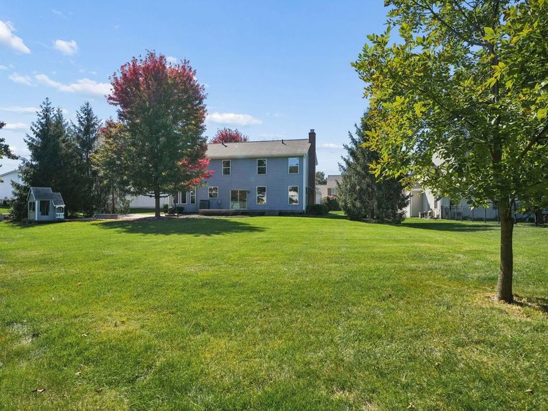 8240 Chateau Lane, Westerville, OH 43082 Photo 18