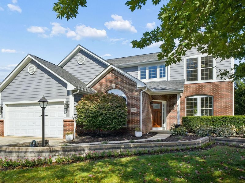 8240 Chateau Lane, Westerville, OH 43082 Photo 5