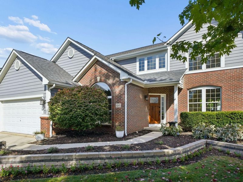 8240 Chateau Lane, Westerville, OH 43082 Photo 6