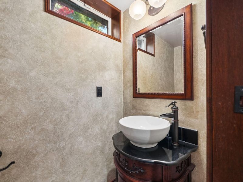 8240 Chateau Lane, Westerville, OH 43082 Photo 97