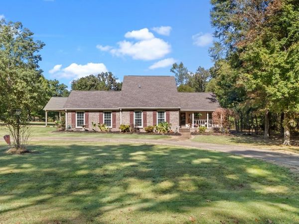 1132 Deerwood Dr , New Johnsonville, TN 37134