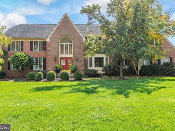 24 BUCKINGHAM DRIVE, PRINCETON, NJ 08540
