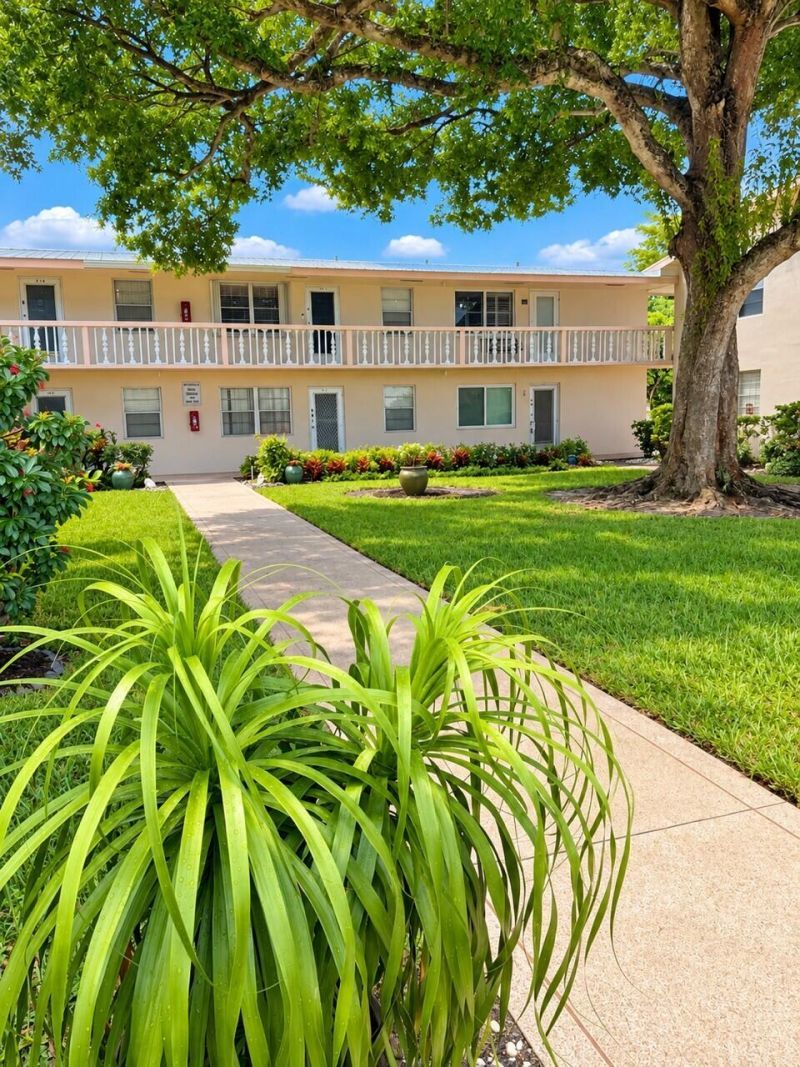 16 Sheffield A, Unit 16, West Palm Beach, FL 33417 Photo