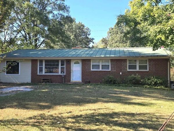 421 Patton St, Florence, AL 35630