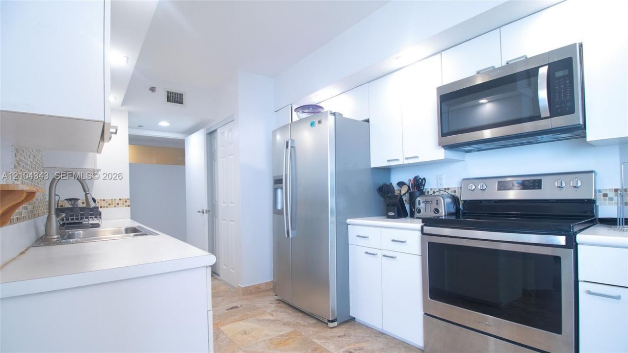 16425 Collins Ave , Unit 1215, Sunny Isles Beach, FL 33160 Photo