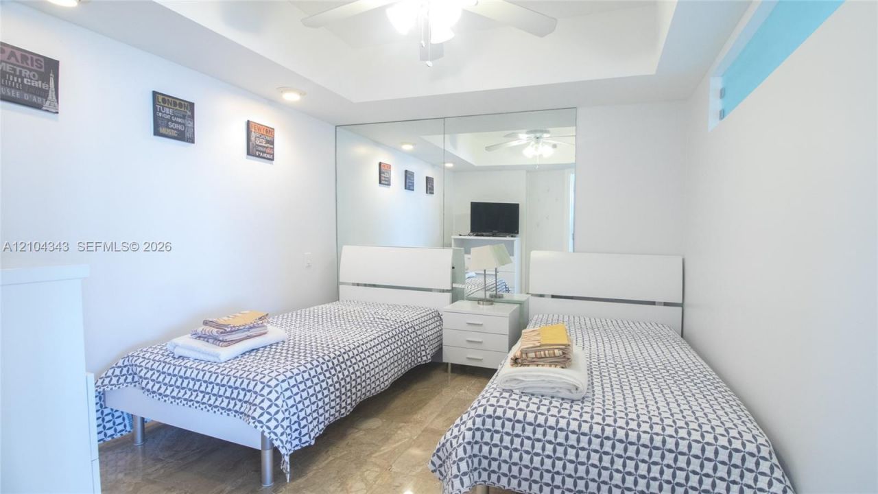 16425 Collins Ave , Unit 1215, Sunny Isles Beach, FL 33160 Photo