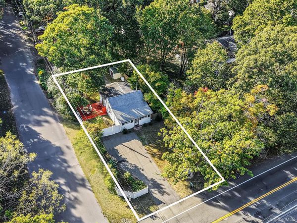 60 S Evergreen Drive , Selden, NY 11784