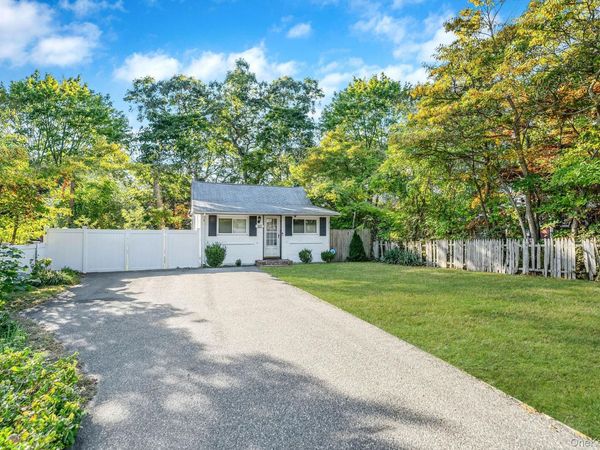 60 S Evergreen Drive , Selden, NY 11784
