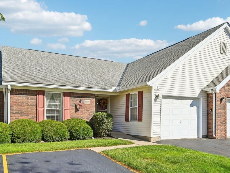 303 Retreat Lane, Unit 303, Marysville, OH 43040 Photo 2