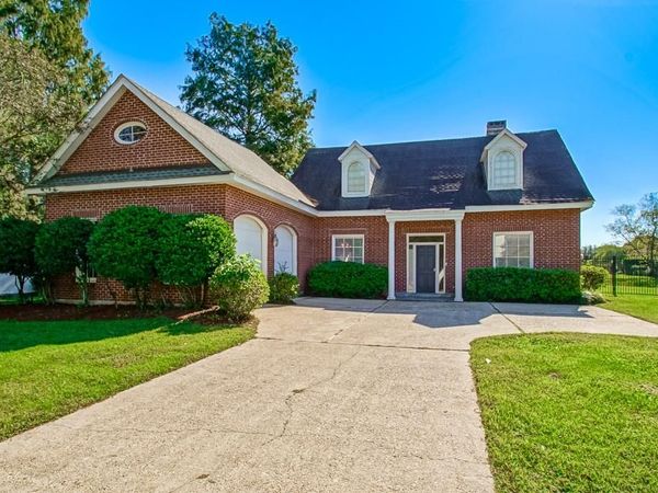 57 FAIRWAY OAKS Drive, New Orleans, LA 70131