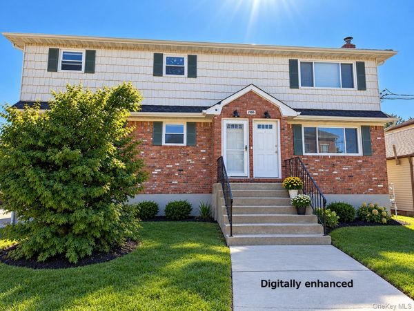 1986 Oakwood Avenue, Merrick, NY 11566